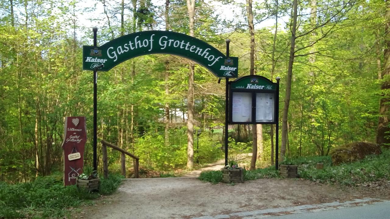 Gasthof Grottenhof Hotel Neuhaus an der Pegnitz Екстериор снимка